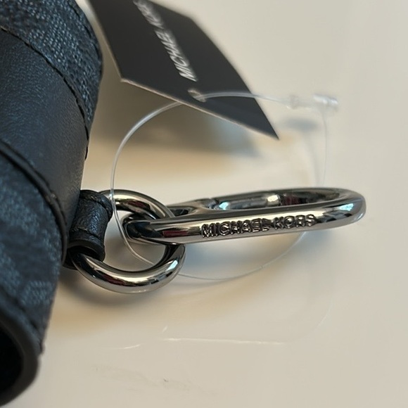 New! Michael Kors AirPods Case - Picture 9 of 11